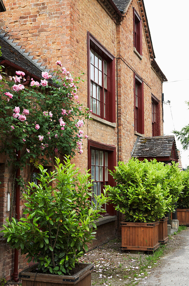 Außenansicht eines zeitgenössischen Hauses in den Malvern Hills