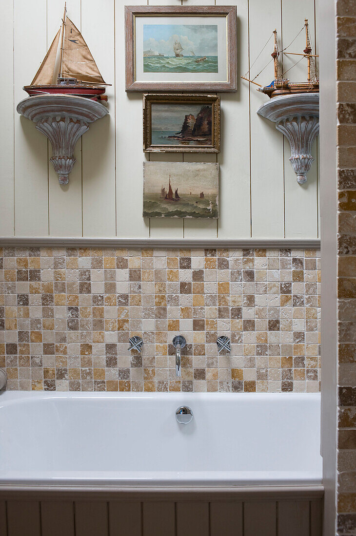 Classical beige bathroom