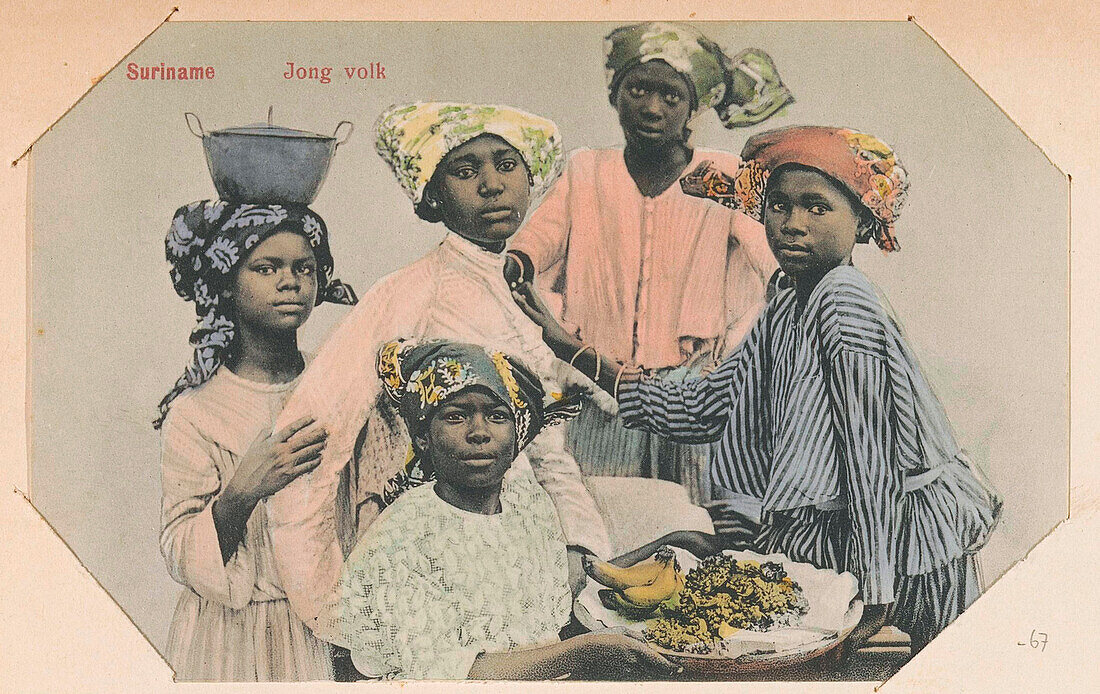 Group of Surinamese women