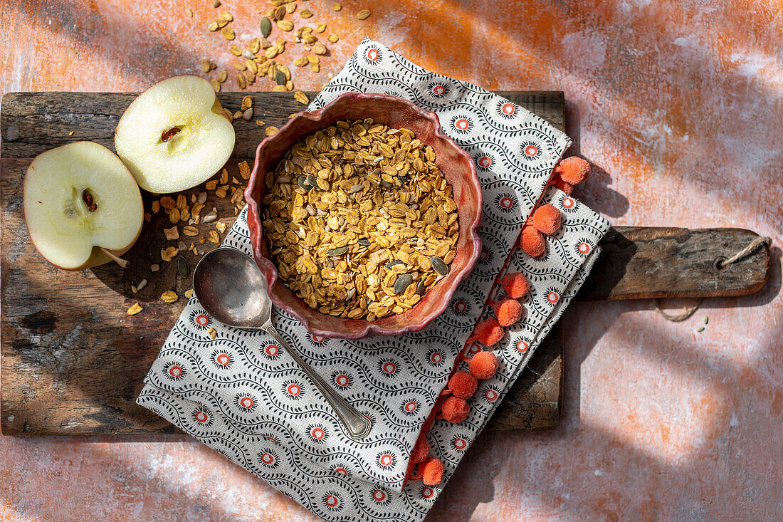 Müsli mit Apfel