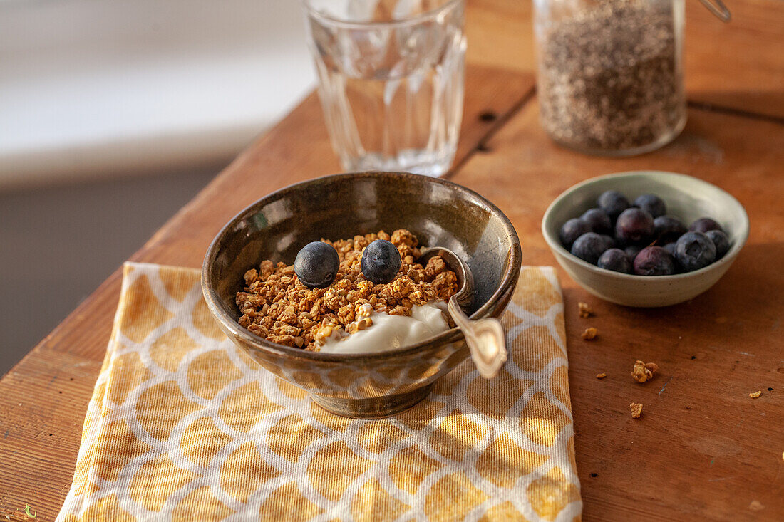 Granola mit Blaubeeren