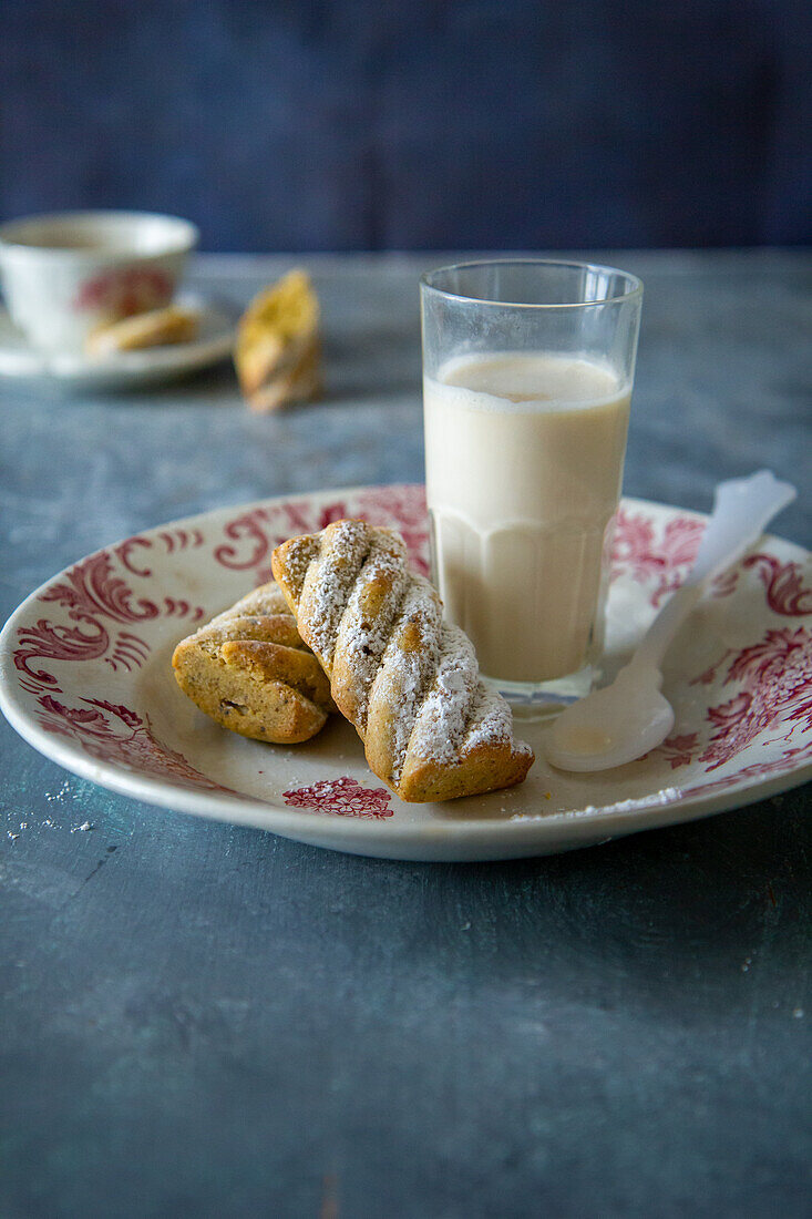 Banana cookies and a glass of milk