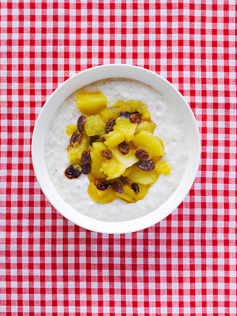 Porridge with apple and raisin compote