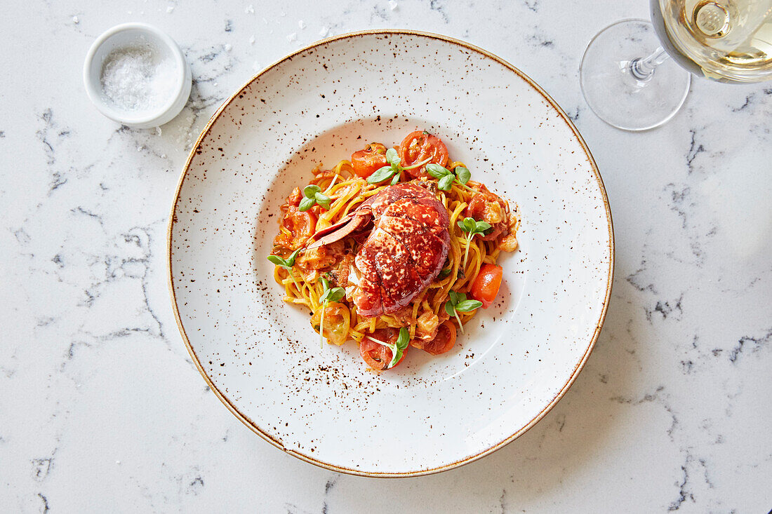 Linguine mit Hummer und Kirschtomaten