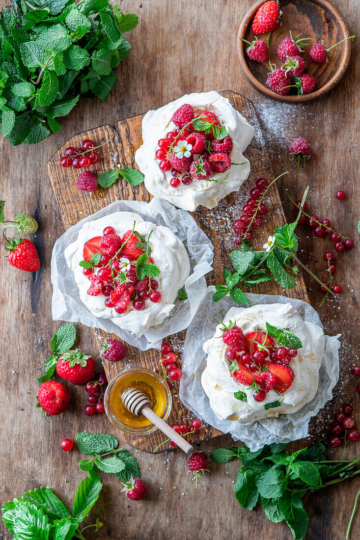 Mini pavlovas with berries