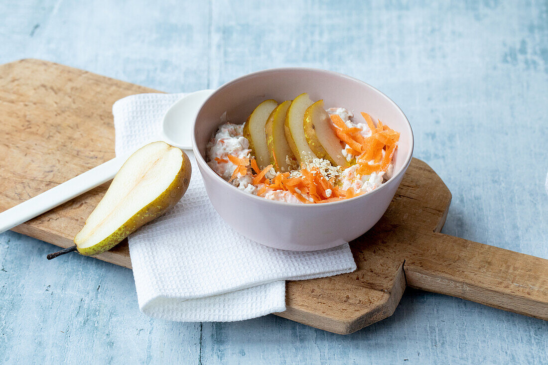 Porridge with carrots and pears