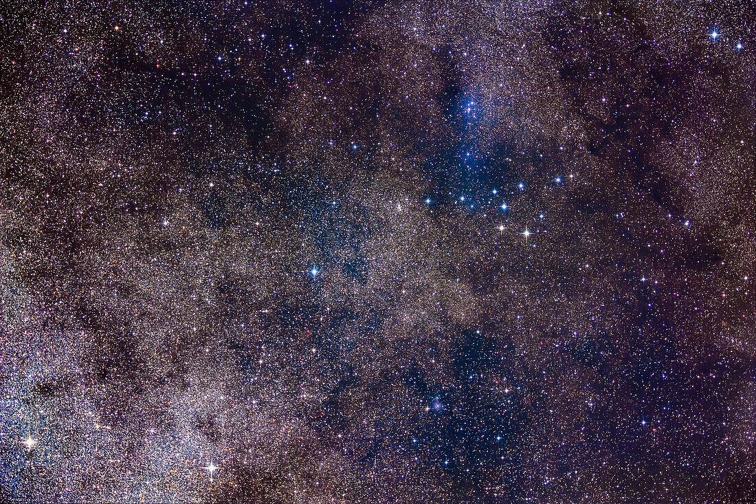 Coathanger asterism in Vulpecula