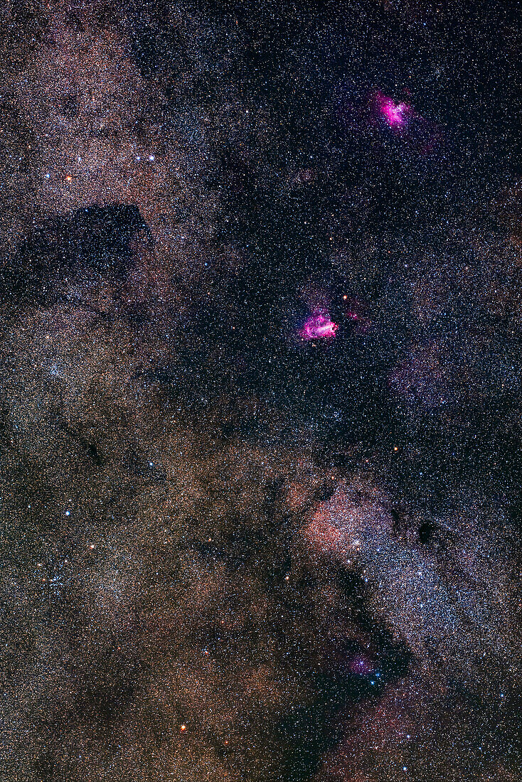 Nebulas and clusters around the Small Sagittarius starcloud