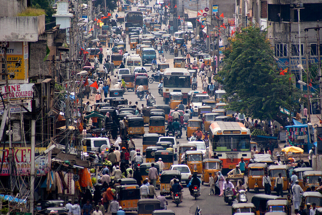 Heavy traffic in Hyderabad