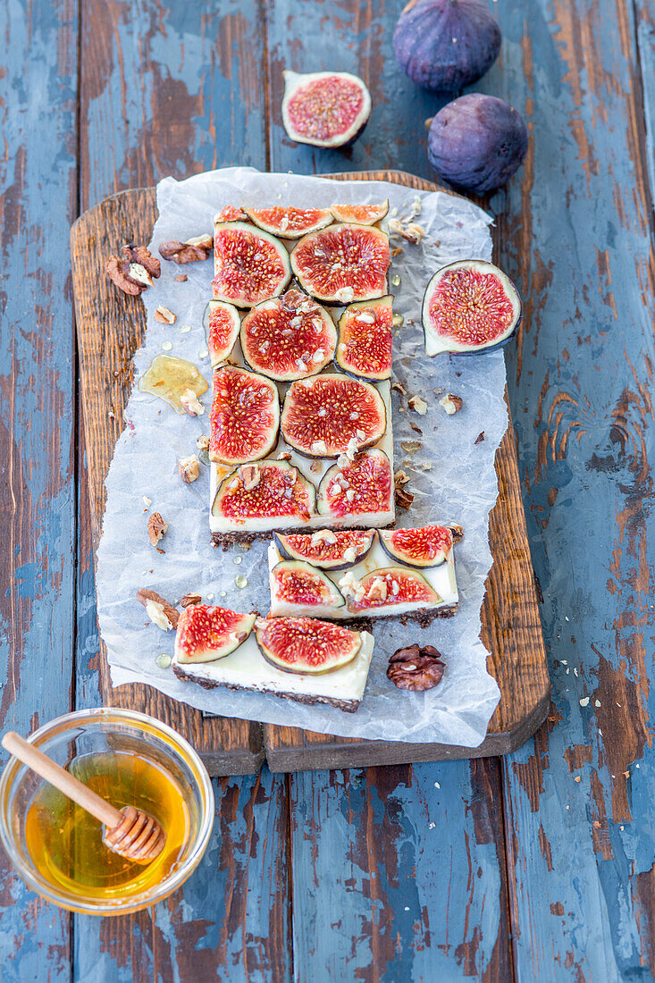 Fig and honey cheesecake