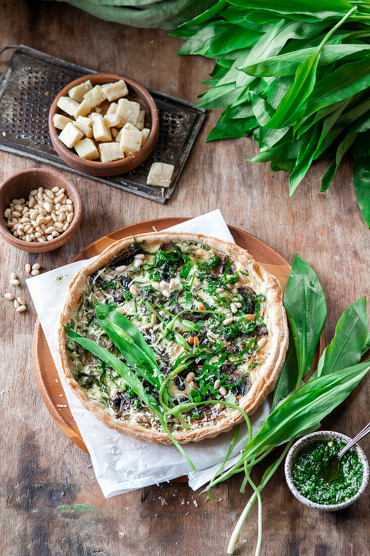 Wild garlic tart with champinions