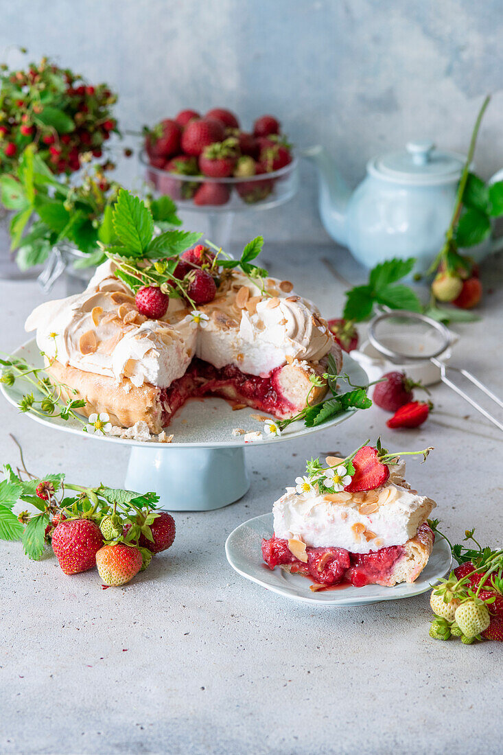 Strawberry meringue pie