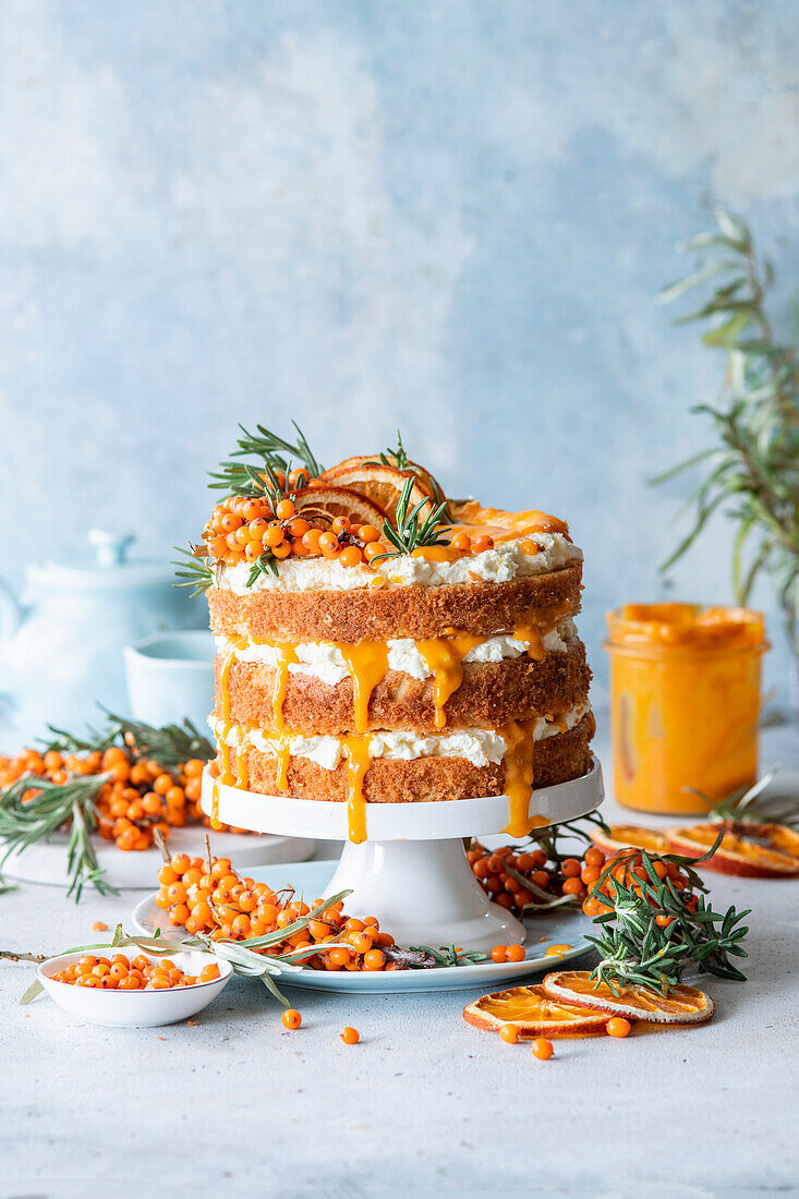 Vanilletorte mit Buttercreme und Sanddorn-Curd