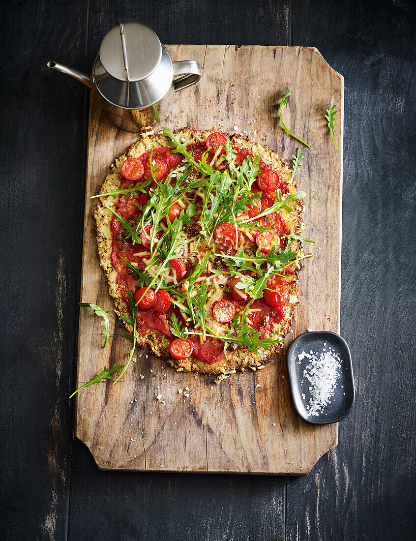 Vegetarian pizza with cauliflower base