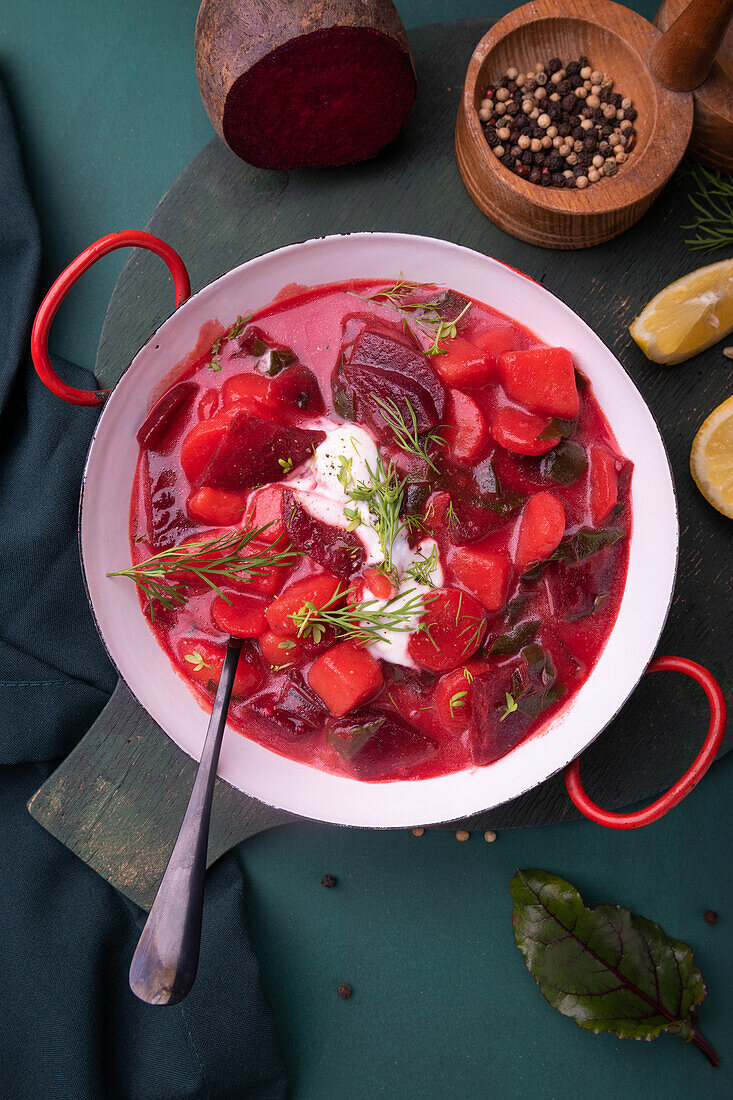 Vegane Botwinka (polnische Rote- Bete-Suppe)