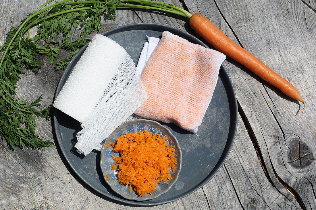 Carrot wound dressing for poorly healing wounds and burns
