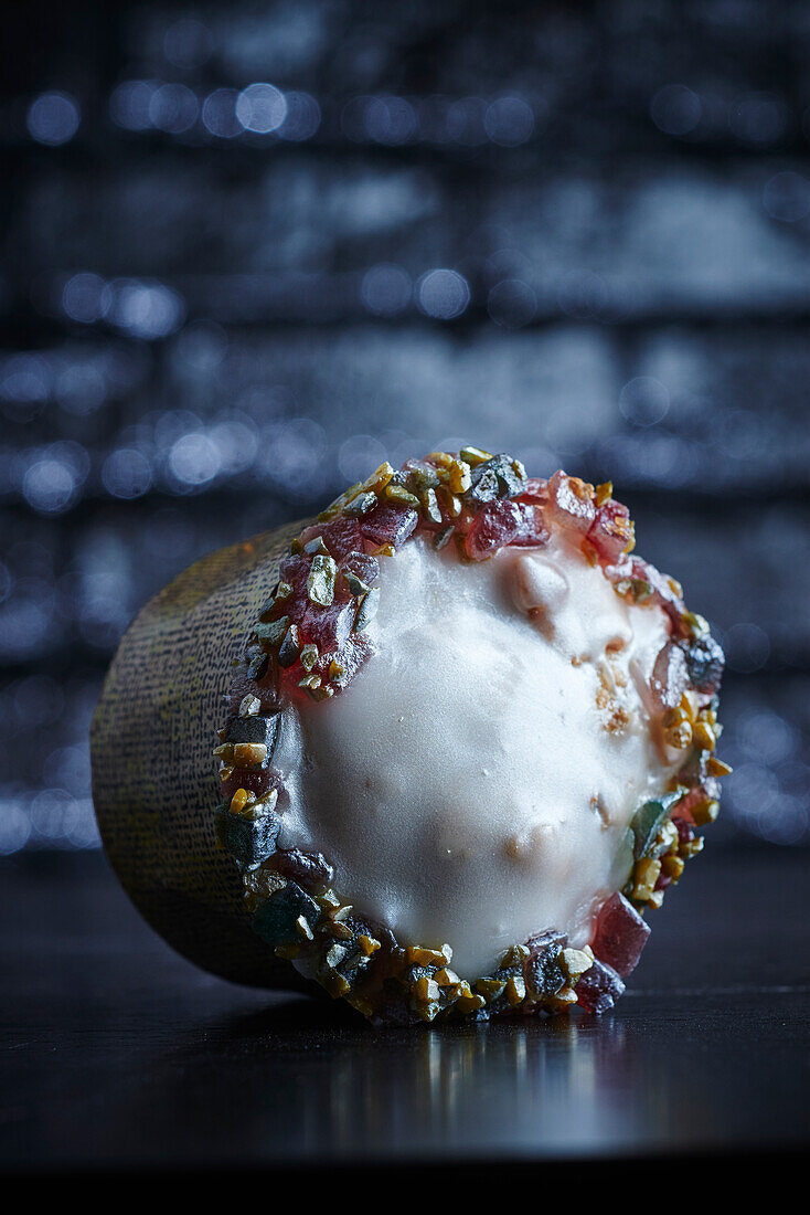Muffin with candied fruit and icing