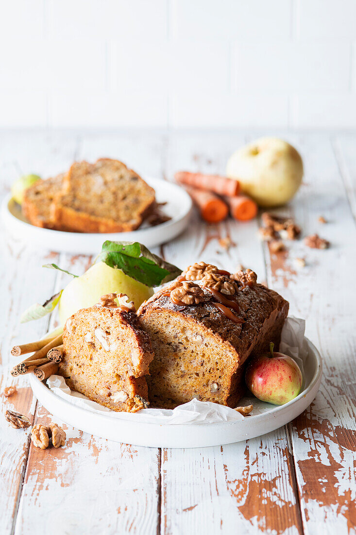 Apple carrot cake