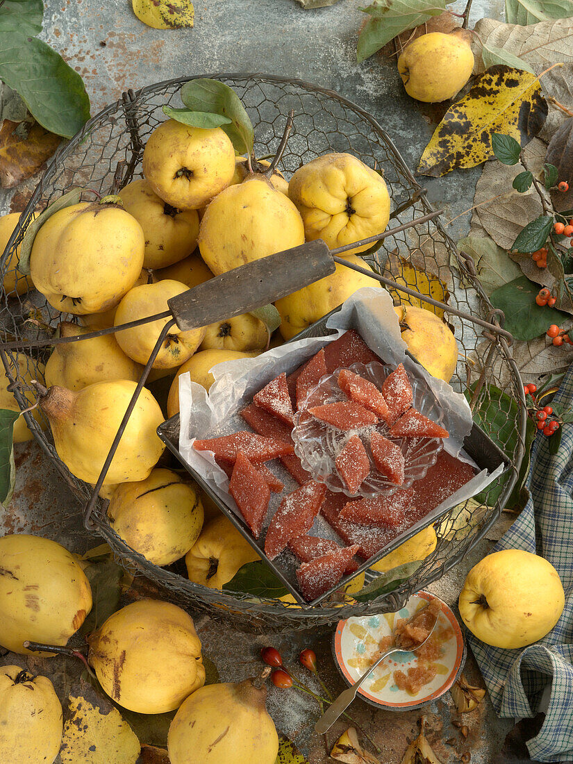 Basket with quinces and quince bars