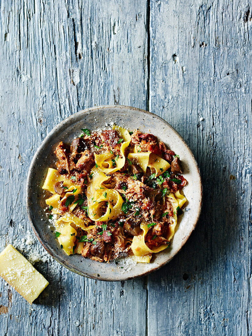 Pappardelle mit Kaninchen-Kastanienragout