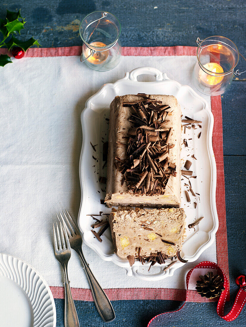 Schokoladen-Kastanien-Parfait zu Weihnachten