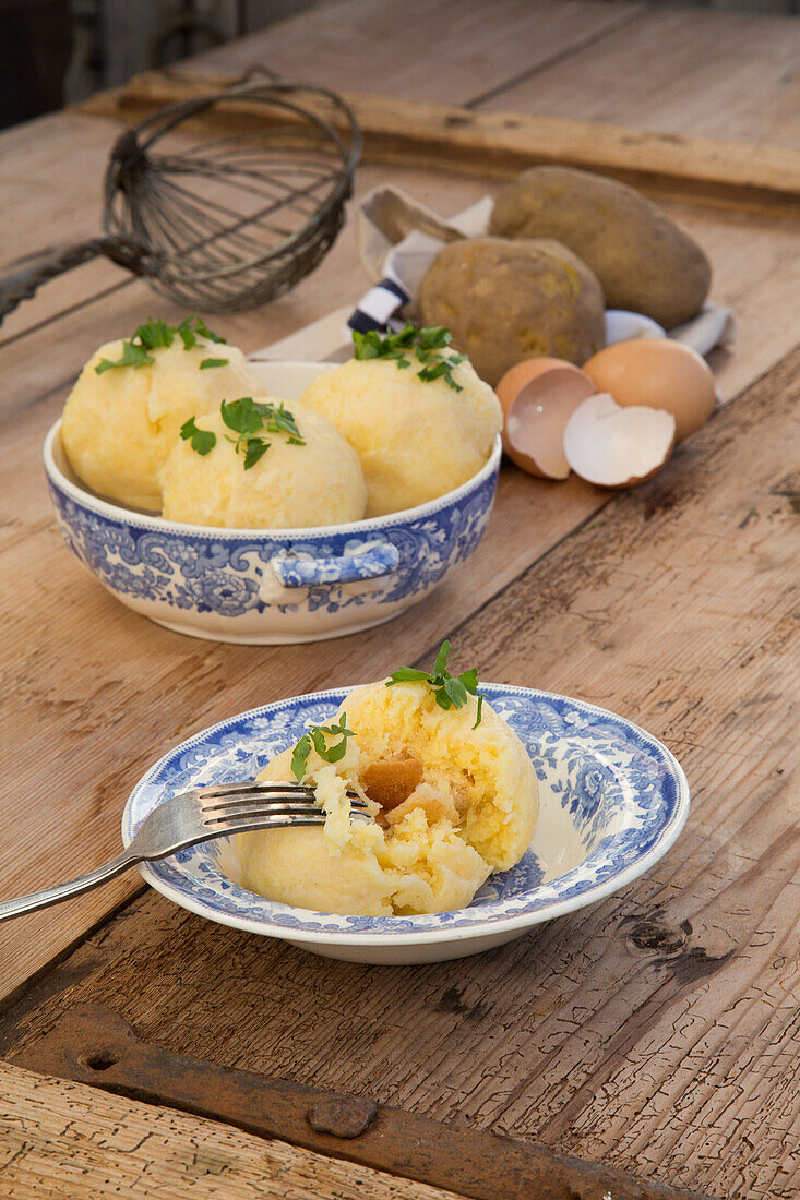 Potato dumplings 'half and half'