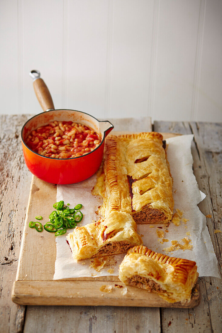 Wurstpastete mit Salsa-Bohnen