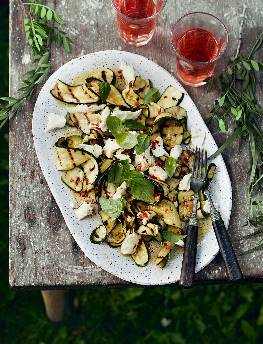 Grilled courgette pasta with mozzarella cheese