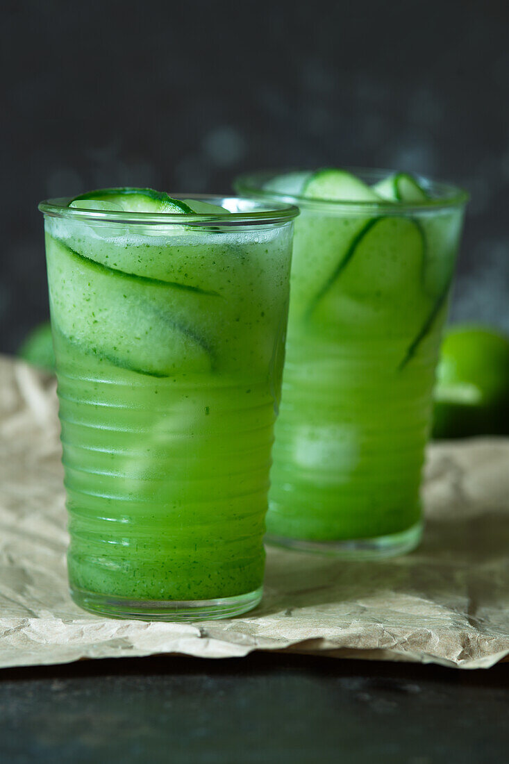Cucumber drink with mint