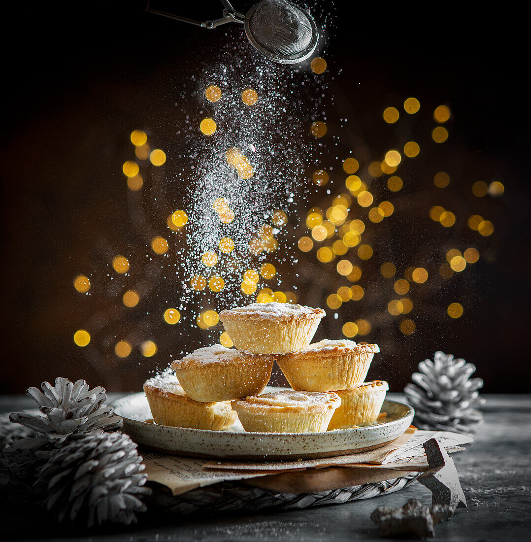 Mince pies with icing sugar