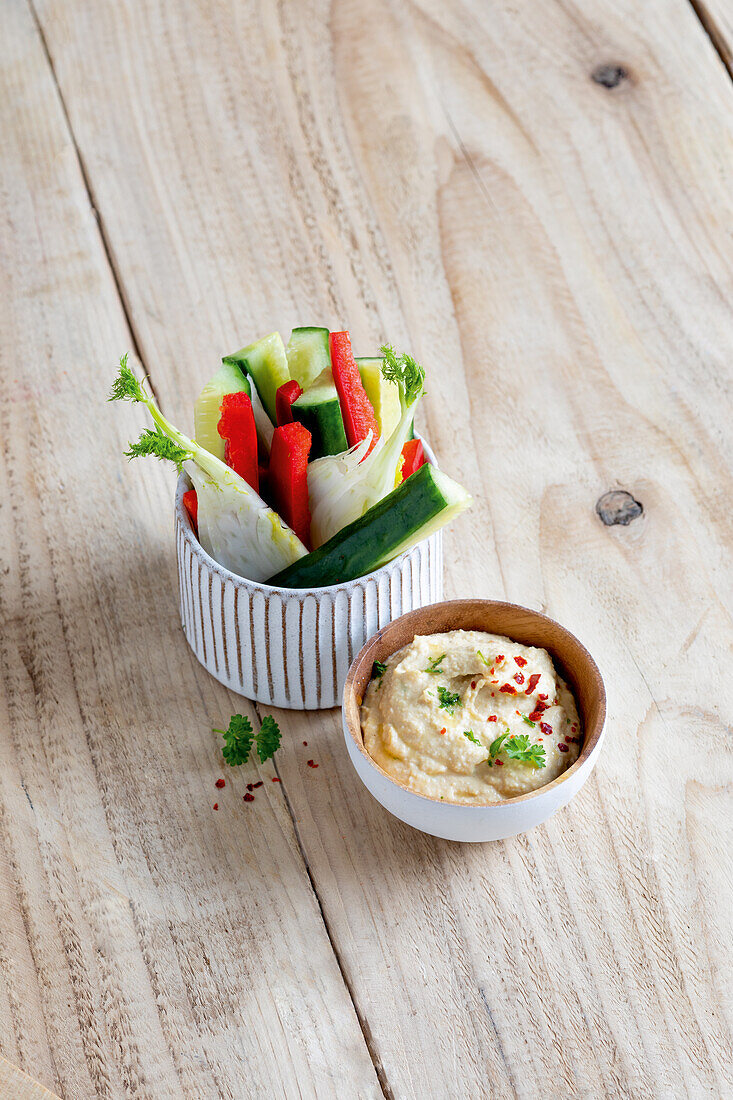 Raw vegetables with herb hummus