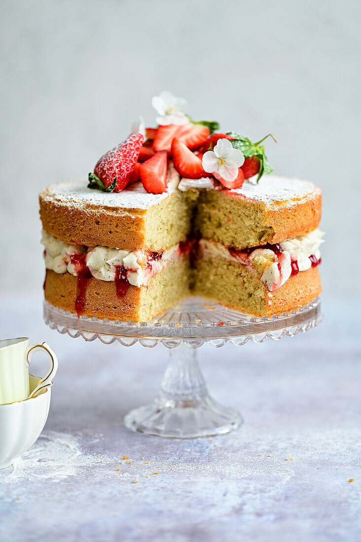 Victoria Sponge Cake - sponge cake with cream and strawberries