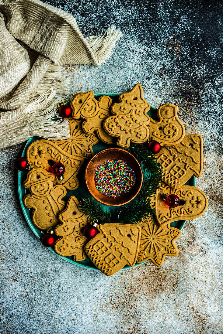 Weihnachtskekse als Christbaumschmuck