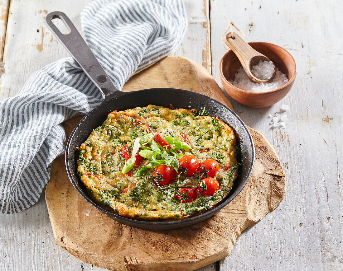 Omelette mit Kräutern und Tomaten