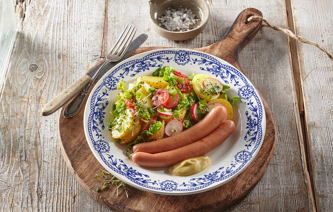 Würstchen mit leichtem Kartoffelsalat