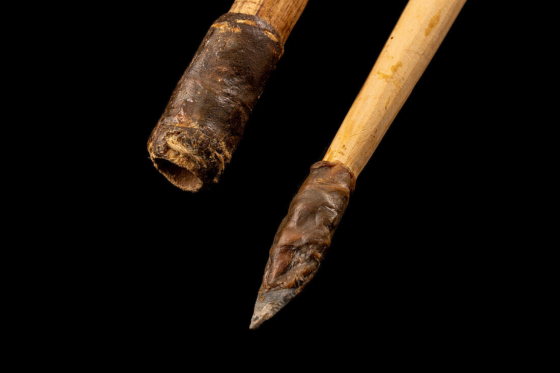 Reproduction of the flint micropoint atttachement on arrows