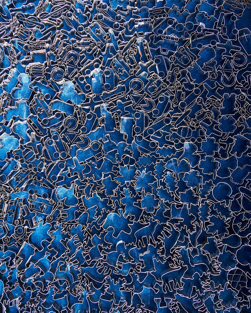 Many cookie cutters (Close Up)