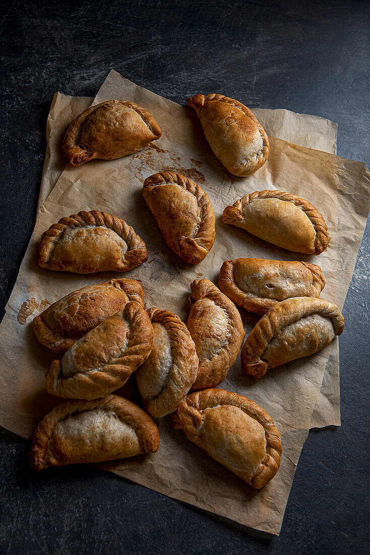 Cornish Pasty auf Backpapier