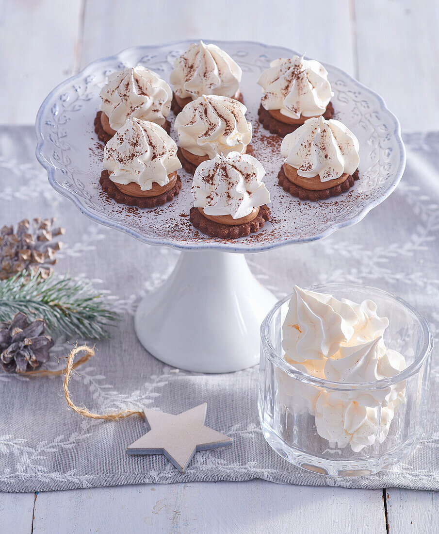 Chocolate meringue biscuits for Christmas