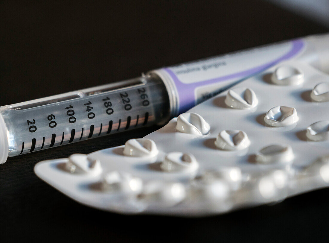 Insulin pencil with empty pill pack