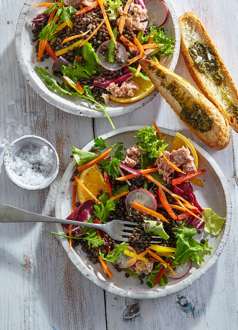 Beluga lentil salad with tuna and orange