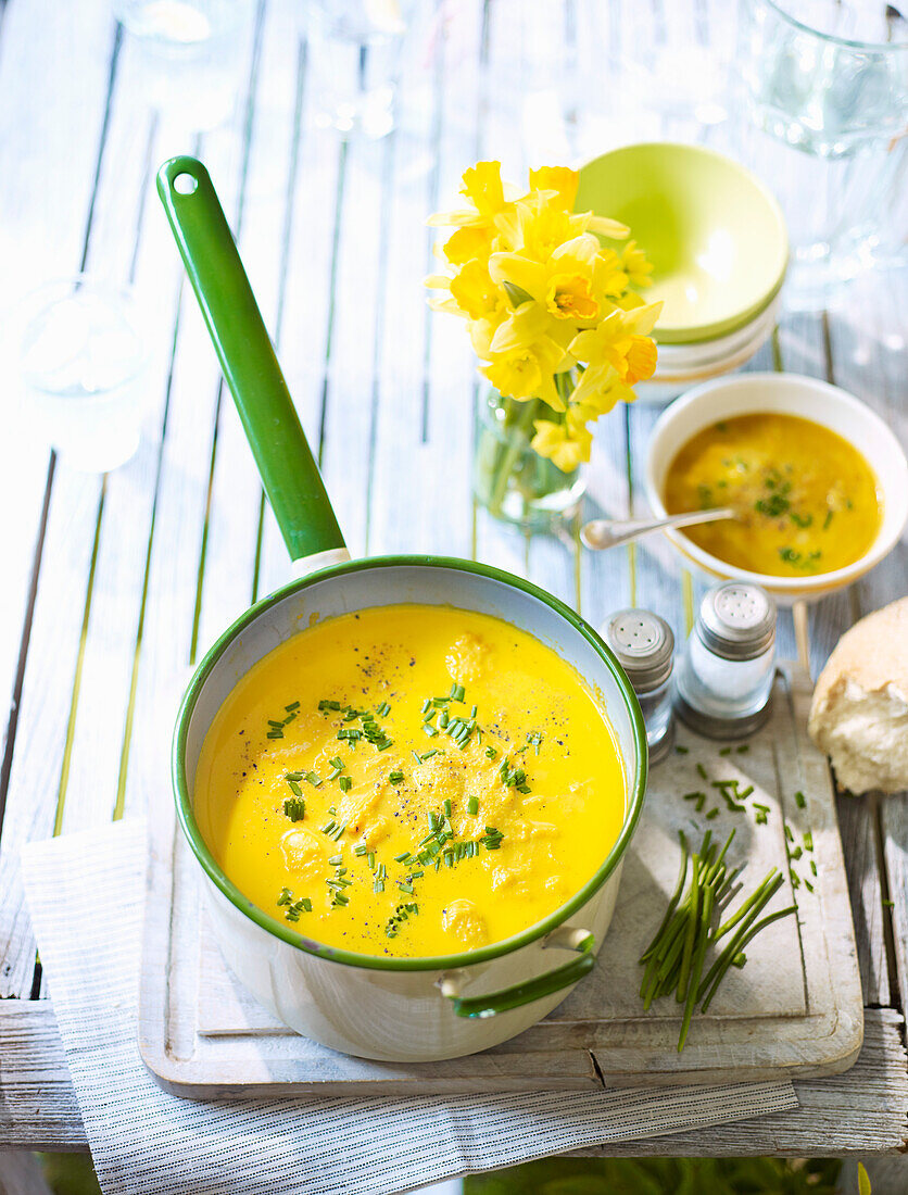 Creamy curried carrot and butter bean soup