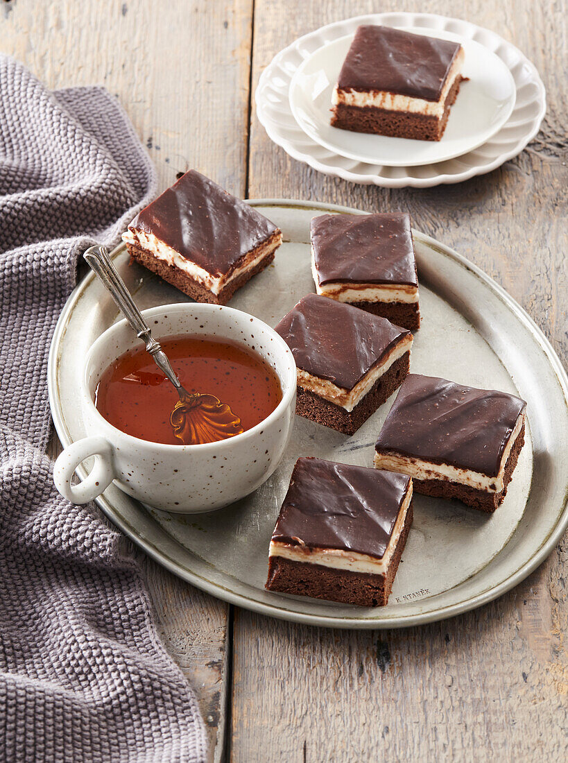 Brownies mit Sahnelikör zum Tee