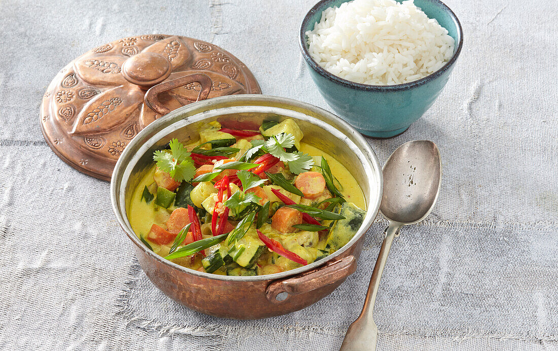 Vegetable curry with rice - step by step