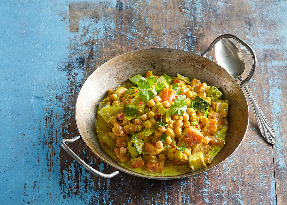 Vegetable curry with chickpeas