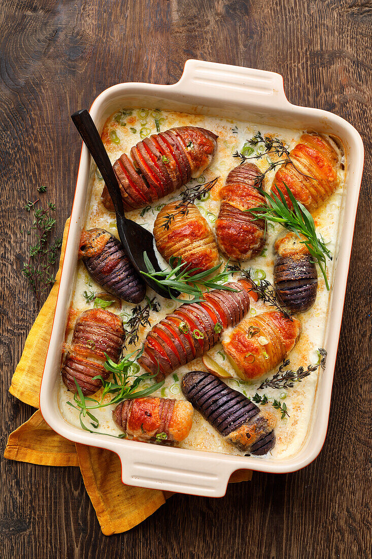 Baked cheese potatoes with Taleggio