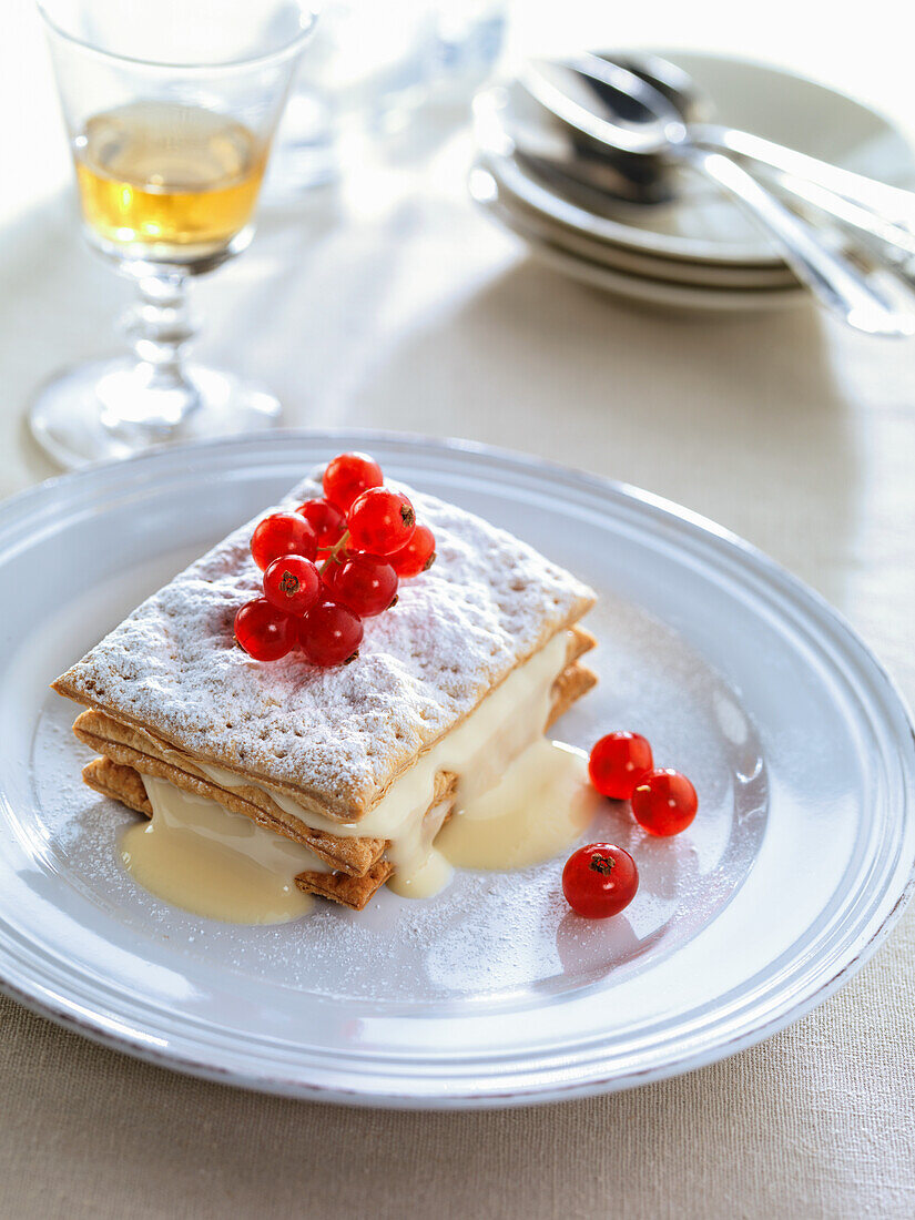 Milhojas de crema (Blätterteigschnitte mit Vanillecreme, Spanien)