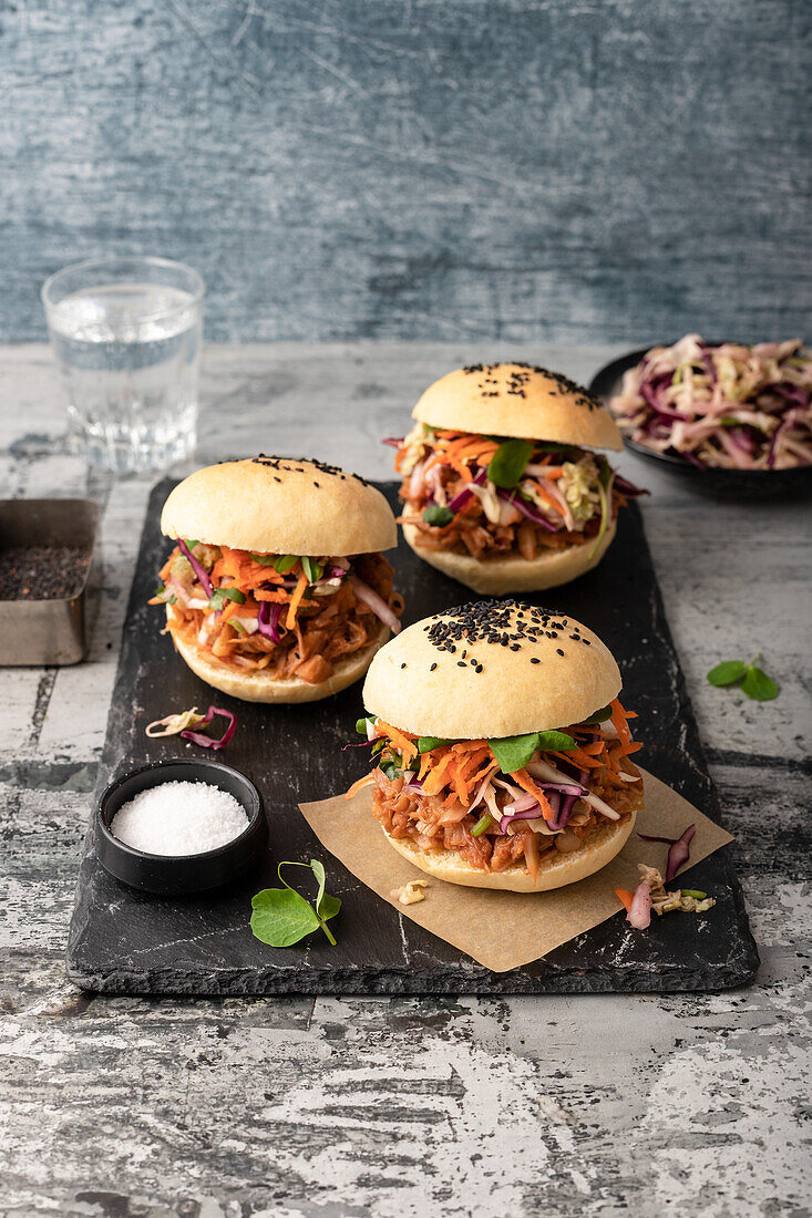 Vegan 'pulled pork' burger with pickled vegetables