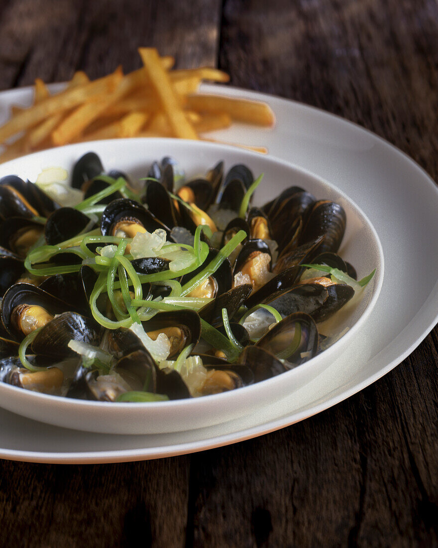 Mussels served with french fries