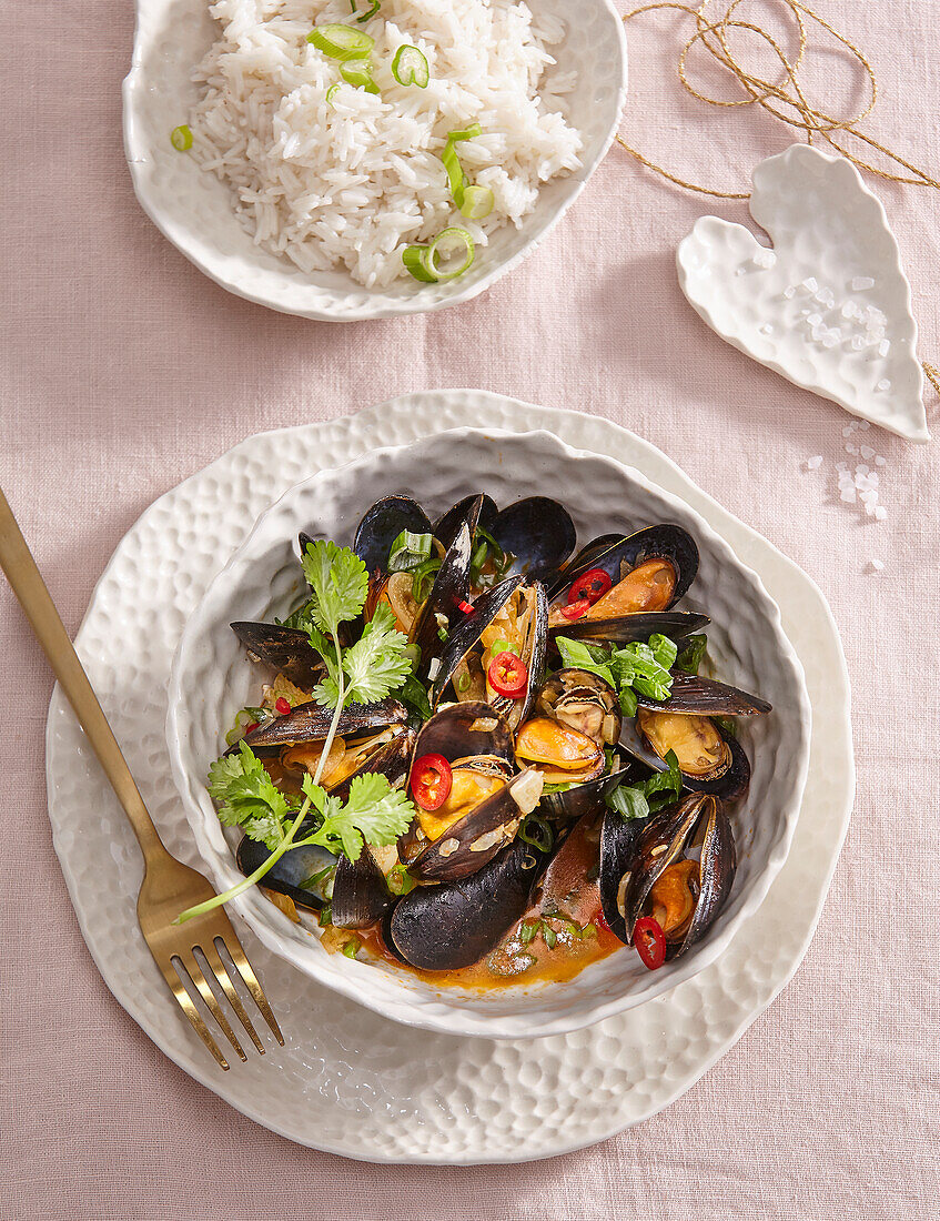 Coconut curry mussels